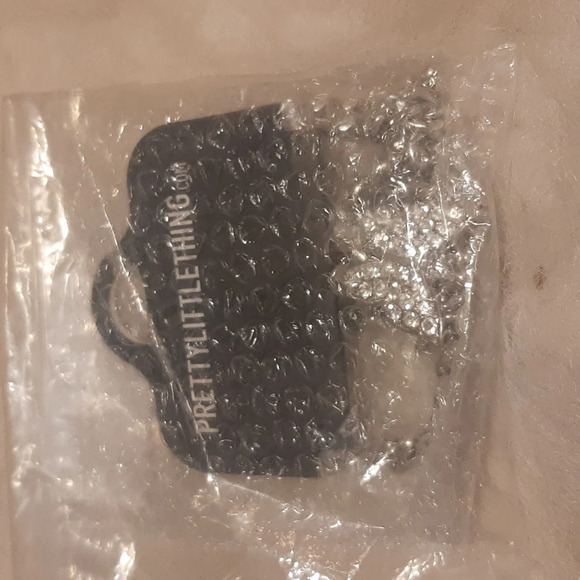 NWT (2) Pretty Little Things necklaces - Picture 2 of 4